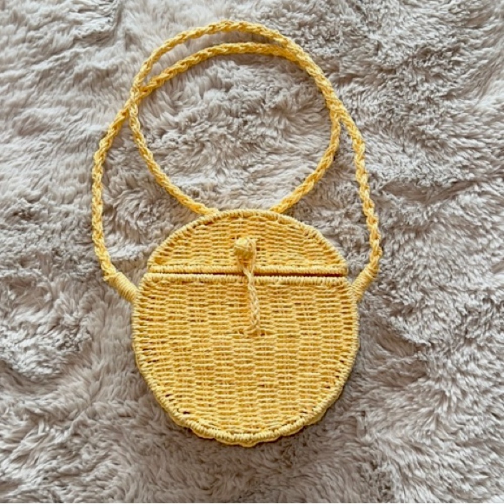 3AM FOREVER Bag Purse Circle Crossbody Pale Yellow Straw